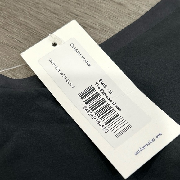 NWT outdoor voices exercise dress Women’s Size Medium Black - Picture 4 of 7